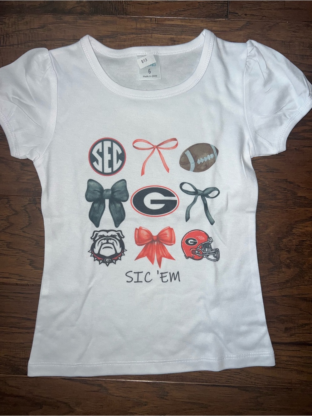 NEW Georgia Bulldogs Girls' White Graphic Tee - Sic 'Em